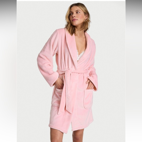 Women's Pink Plush Bathrobe size XL/XXL 💕🩷🫶🏻